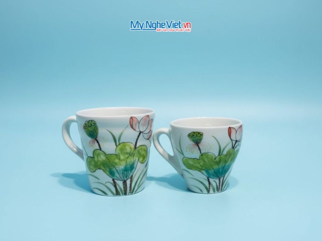 Ly sứ lớn vẽ sen - cá đỏ