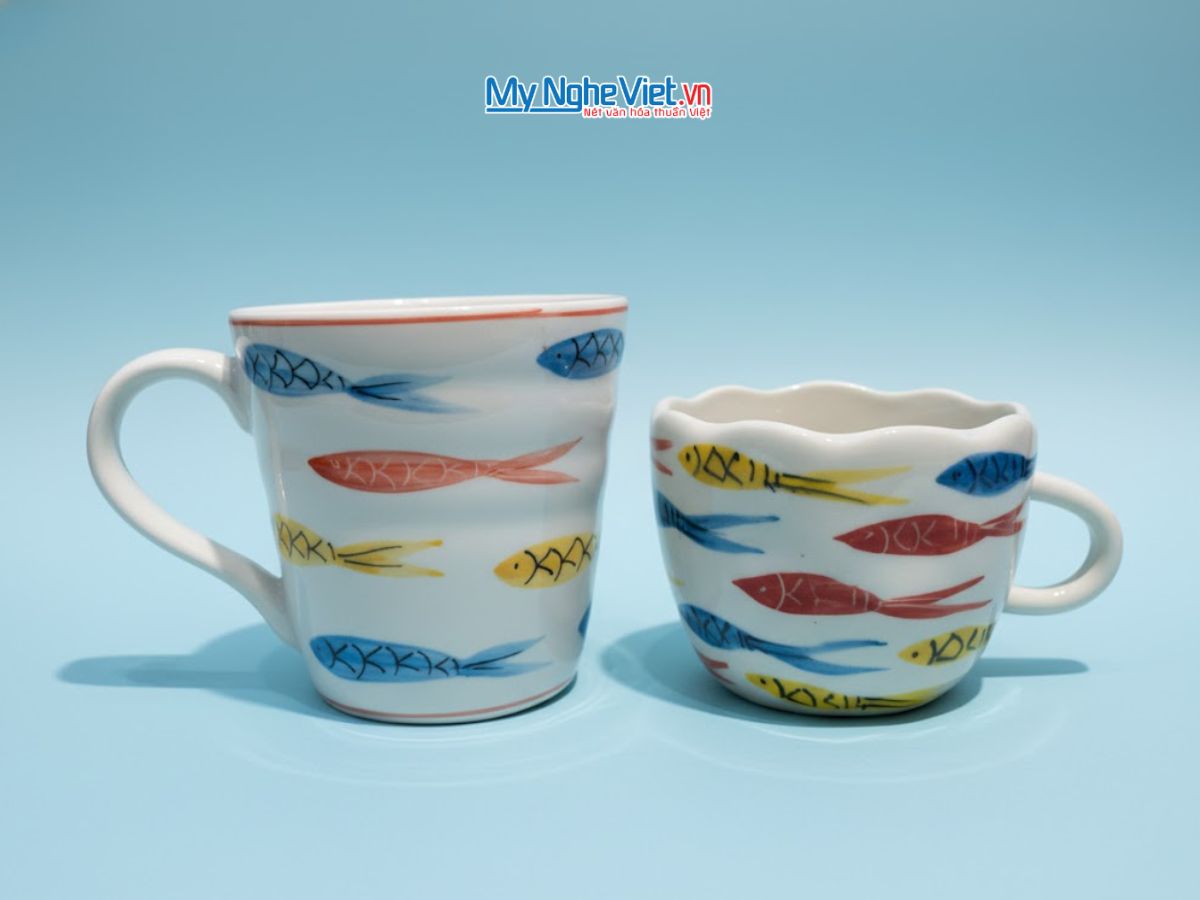 Ly sứ lớn vẽ sen - cá đỏ