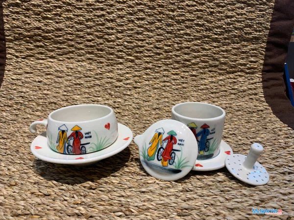Phin cà phê thấp vẽ 2 cô gái CFVH004.4-1