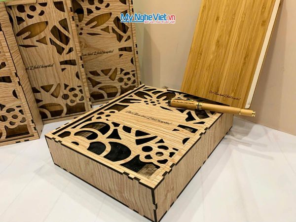 Quà tặng hộp gỗ và sổ bút