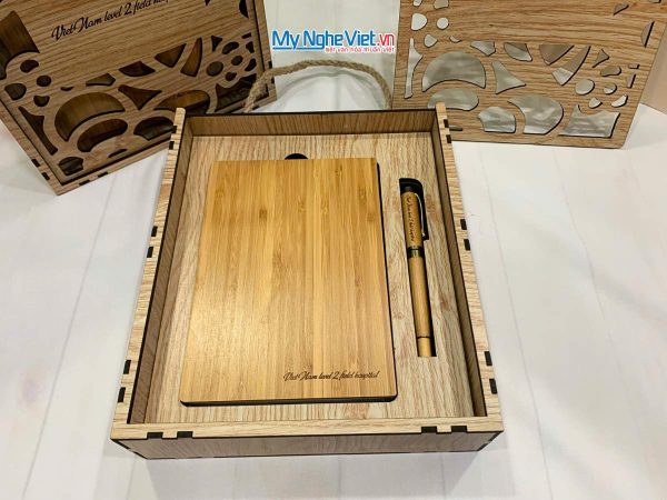 Quà tặng hộp gỗ và sổ bút
