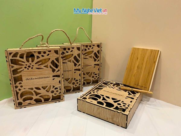Quà tặng hộp gỗ và sổ bútQuà tặng hộp gỗ và sổ bút