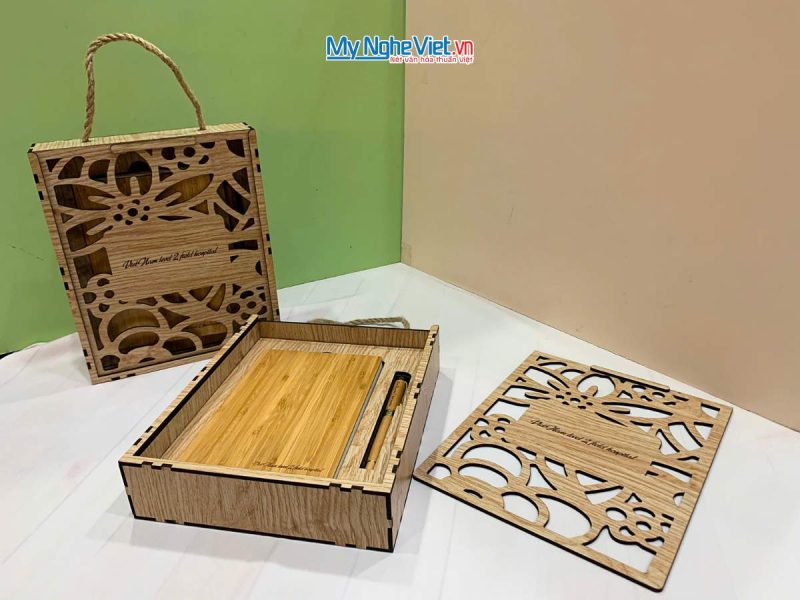 Quà tặng hộp gỗ và sổ bút