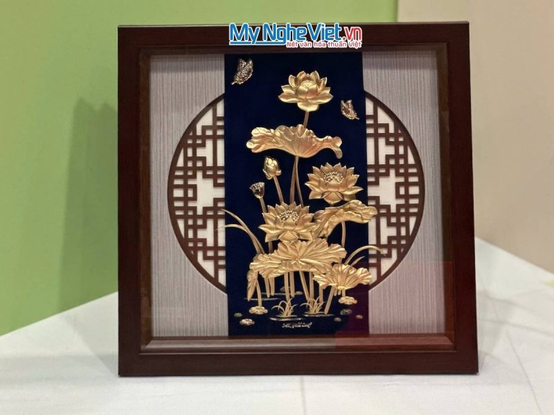 Tranh dát vàng hoa sen - Mạ vàng 24K