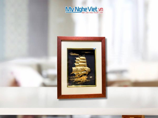 Tranh dát vàng thuyền thuận buồm