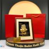 Tranh dát vàng thuyền thuận buồm