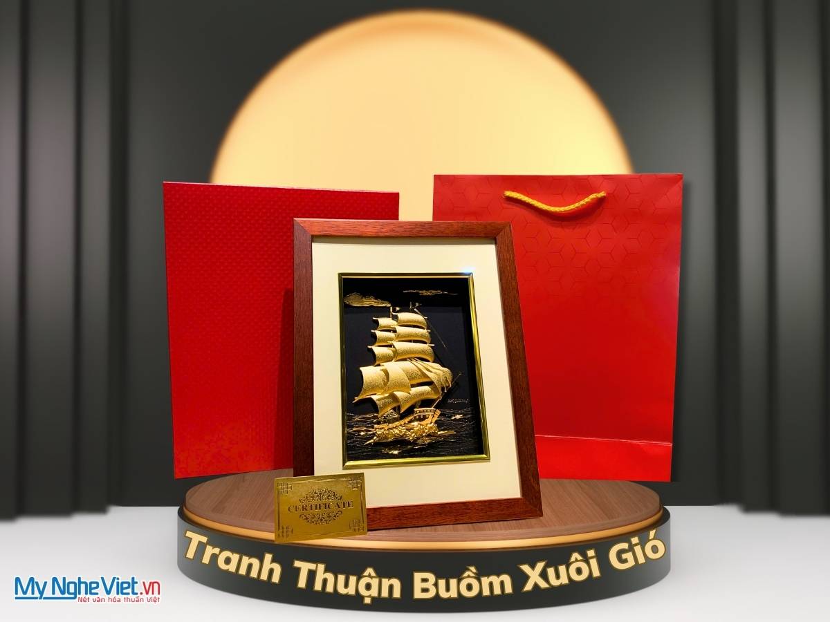 Tranh dát vàng thuyền thuận buồm