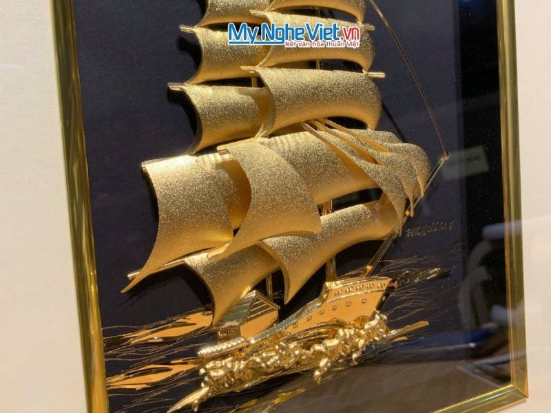 Tranh dát vàng thuyền thuận buồm