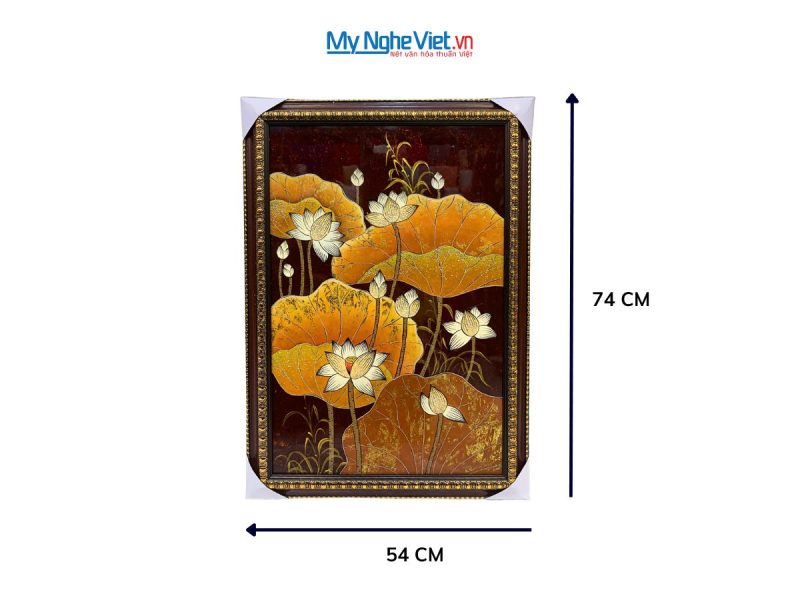 Tranh sơn mài hoa sen đắp nổi