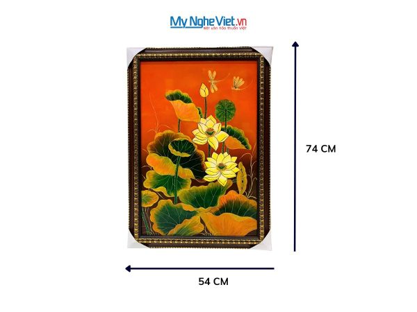 Tranh sơn mài hoa sen đắp nổi
