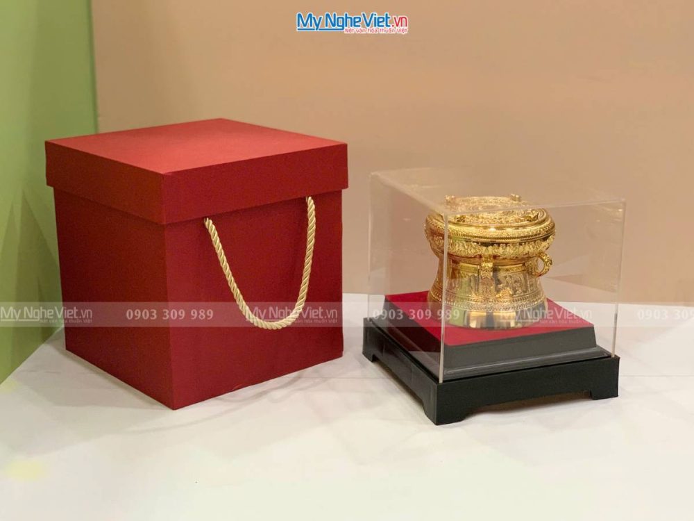 Trống đồng đúc mạ vàng 24K