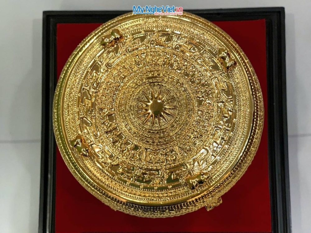 Trống đồng đúc mạ vàng 24K