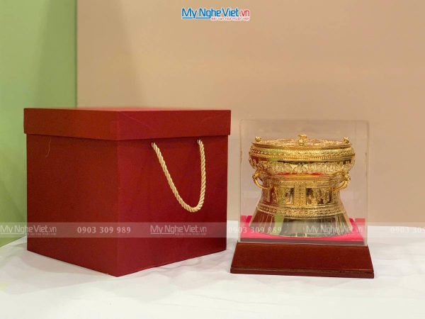 Trống đồng đúc mạ vàng 24K