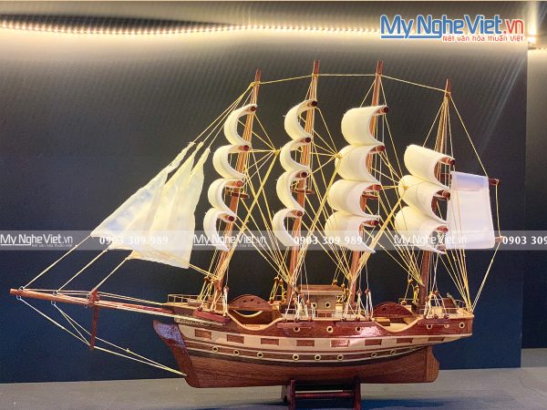 Mô hình thuyền buồm phong thủy France II