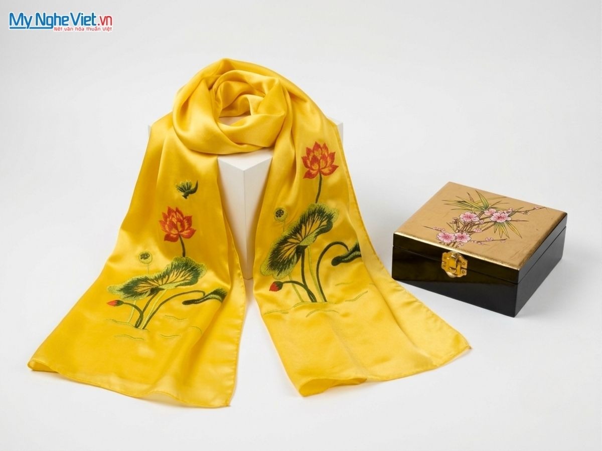 Set quà tặng hộp sơn mài và khăn lụa