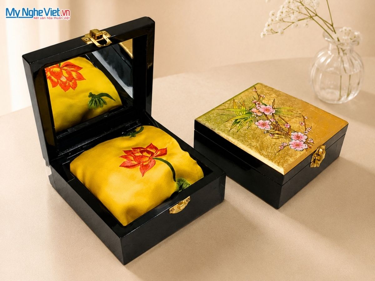 Set quà tặng hộp sơn mài và khăn lụa