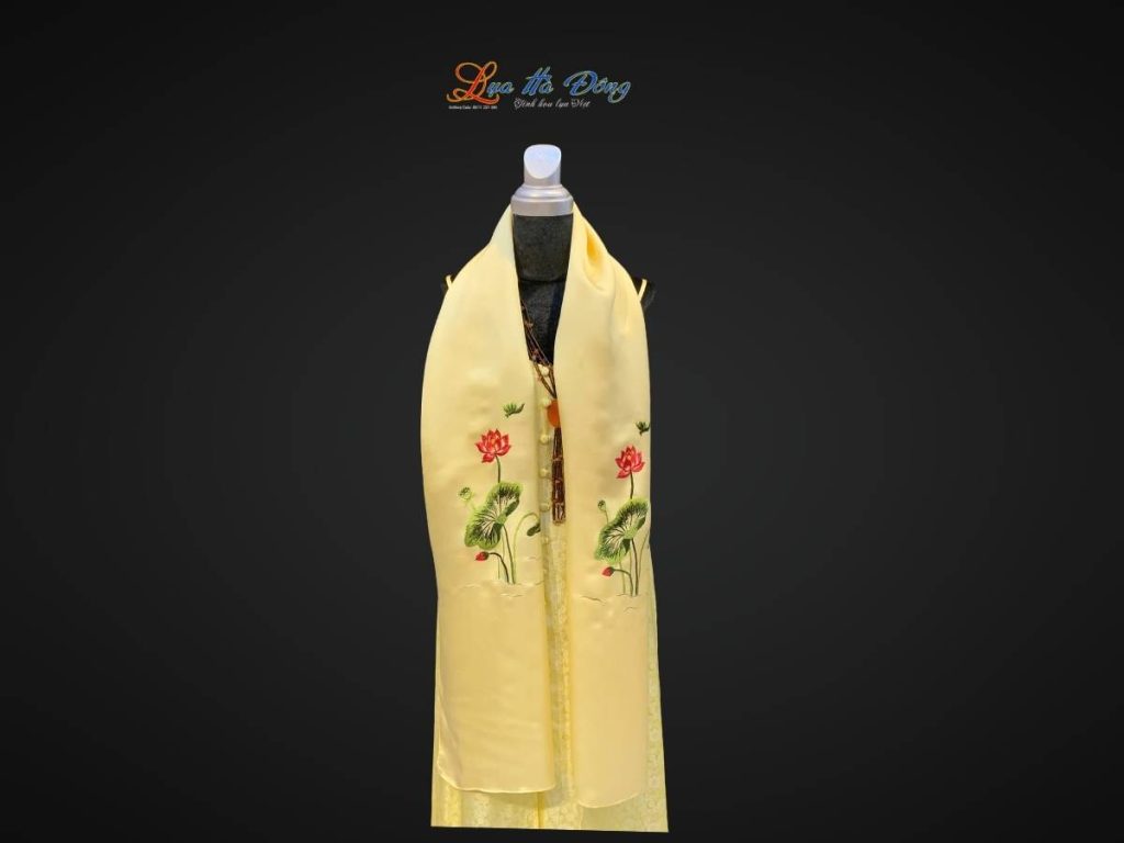 Khăn lụa trơn thêu sen vàng mỡ gà