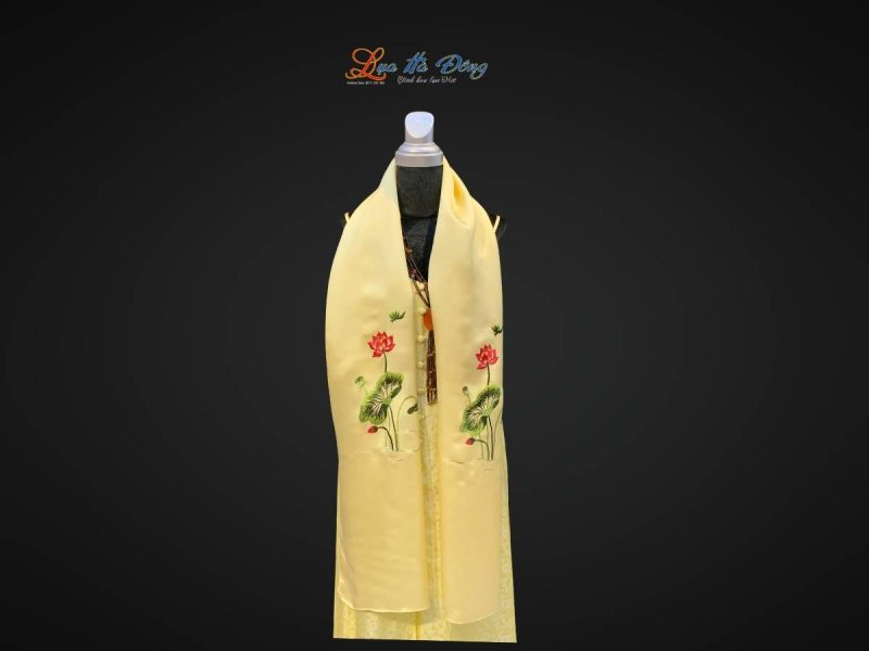 Khăn lụa trơn thêu sen vàng mỡ gà