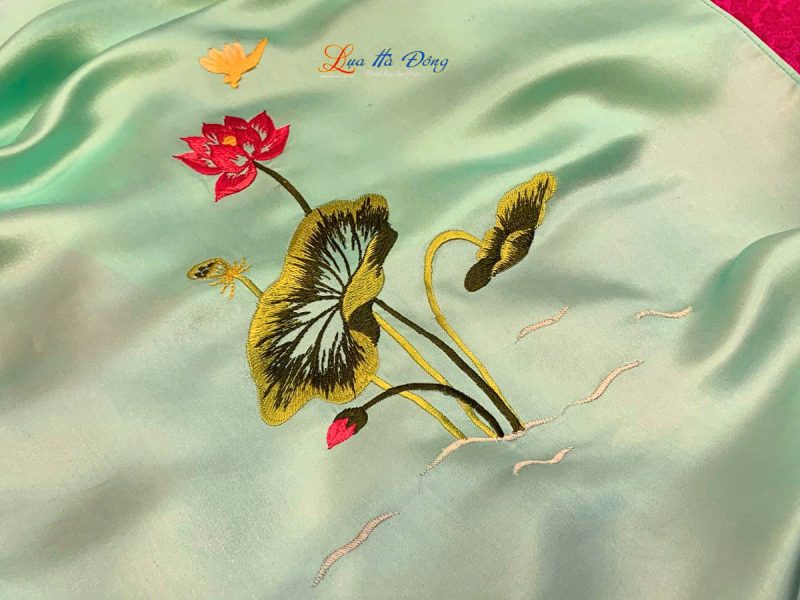 Khăn lụa trơn thêu sen xanh ngọc bích