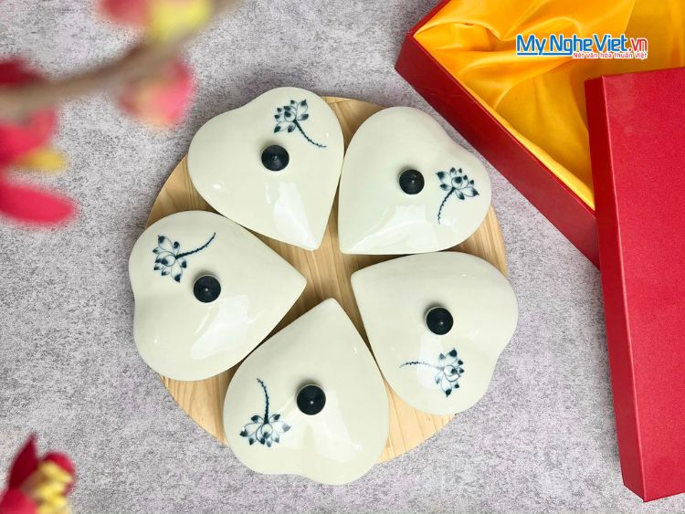 Bộ khay mứt gốm 5 ngăn hình tym vẽ hoa sen