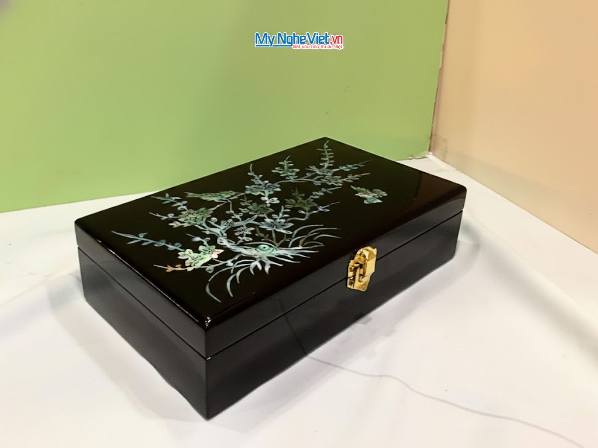 Hộp trang sức sơn mài họa tiết hoa đào cẩn ốc cao cấp