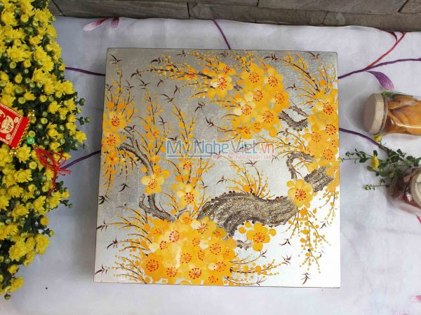 Hộp Mứt Tết Sơn Mài Đắp Bạc Vẽ Mai Vàng 4 Ngăn