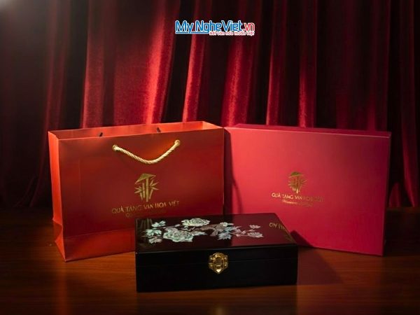 Quà Tặng Hộp Sơn Mài Cẩn Ốc