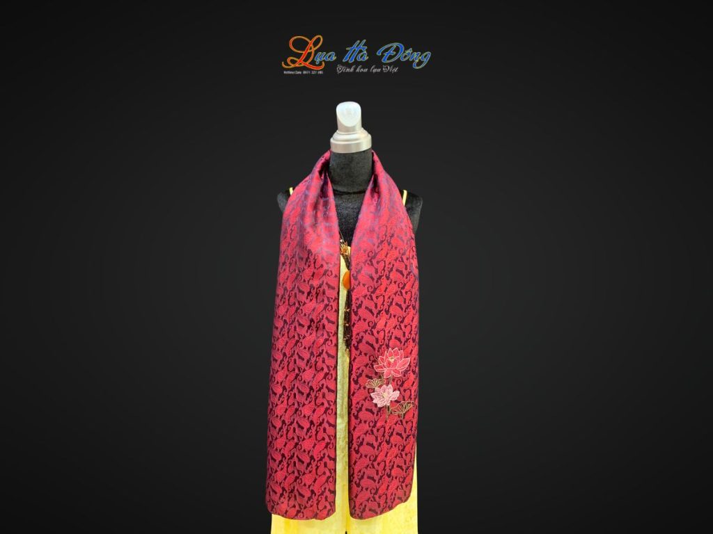 Khăn lụa thêu tay họa tiết đuôi công đỏ đen