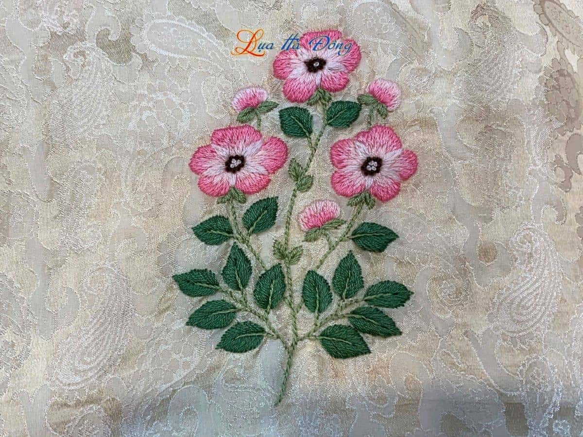 Khăn lụa thêu tay họa tiết đuôi công kem MNV-LNL45180.2 - Ảnh 4