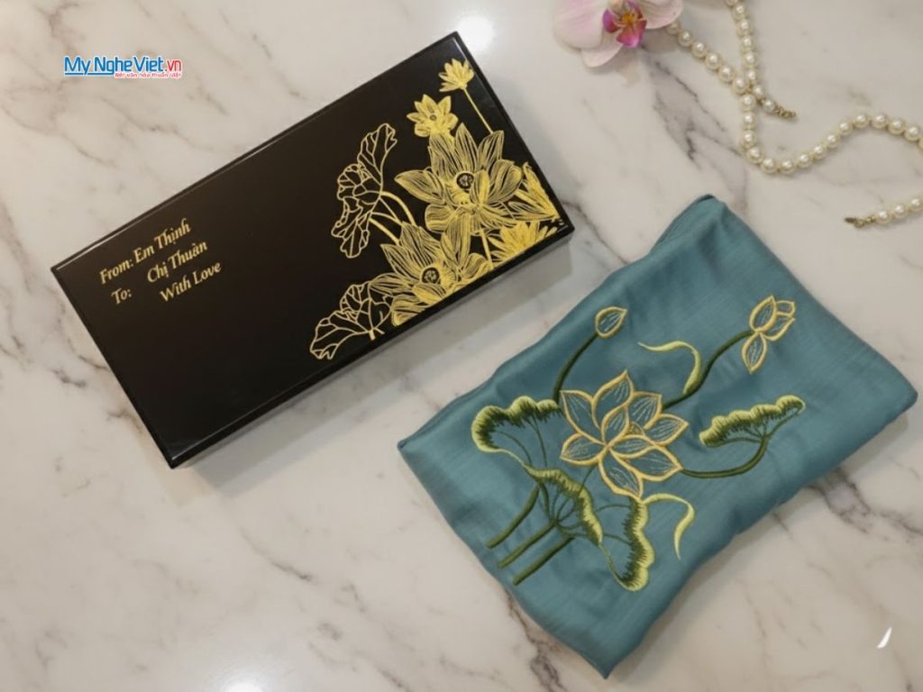 Quà tặng 20-10 khắc tên ý nghĩa