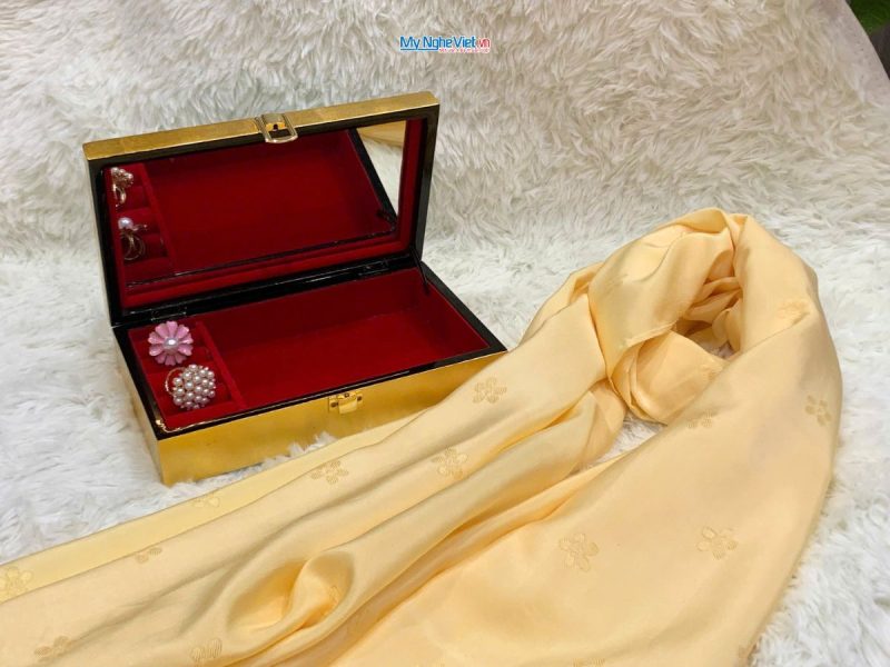 Quà Tặng Hộp Sơn Mài Hoa Sen & Khăn Lụa Hà Đông Cao Cấp CBKLNL89-10 - Ảnh 2