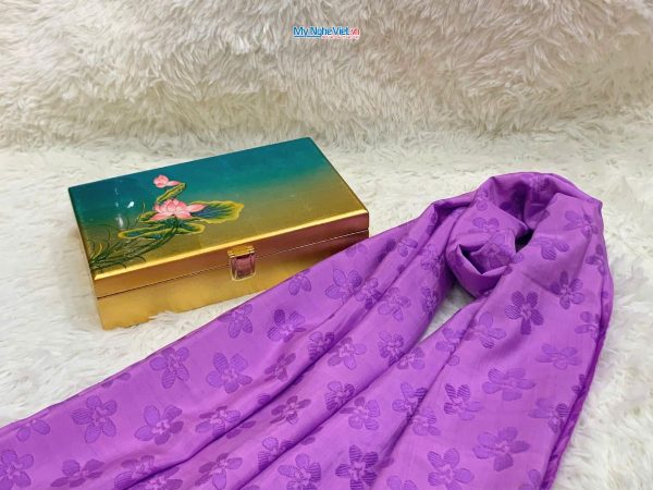 Quà Tặng Hộp Sơn Mài Hoa Sen & Khăn Lụa Hà Đông Cao Cấp