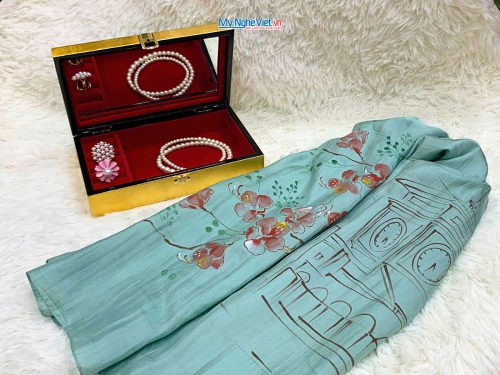 Quà Tặng Hộp Sơn Mài Hoa Sen & Khăn Lụa Hà Đông Cao Cấp