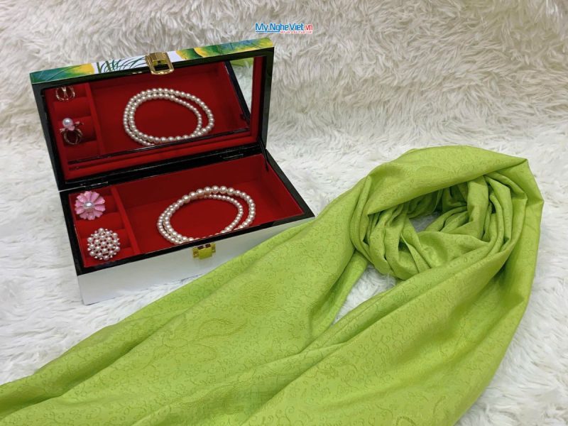 Quà Tặng Hộp Sơn Mài Hoa Sen & Khăn Lụa Hà Đông Cao Cấp CBKLNL89-6 - Ảnh 2