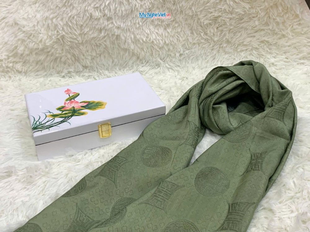 Quà Tặng Hộp Sơn Mài Hoa Sen & Khăn Lụa Hà Đông Cao Cấp