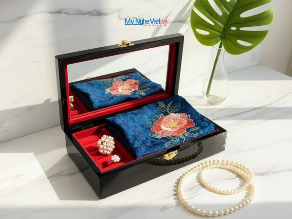 Quà tặng hộp trang sức và khăn lụa thêu tay cao cấp
