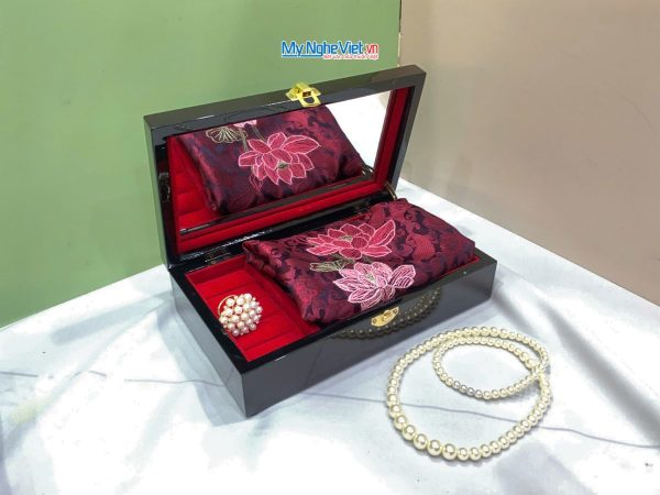 Quà Tặng Hộp Sơn Mài Hoa Hồng & Khăn Lụa Thêu Tay
