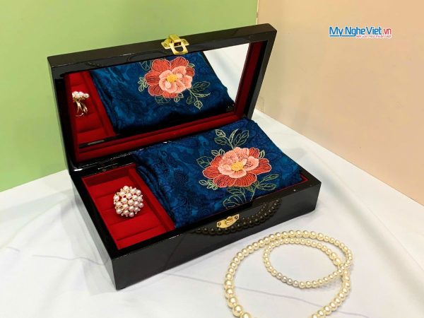 Quà Tặng Hộp Sơn Mài Hoa Hồng & Khăn Lụa Thêu Hoa