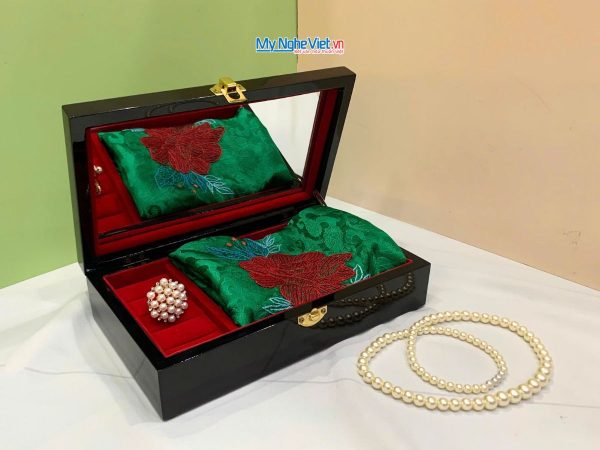 Quà Tặng Hộp Sơn Mài Hoa Đào & Khăn Lụa Thêu Hoa