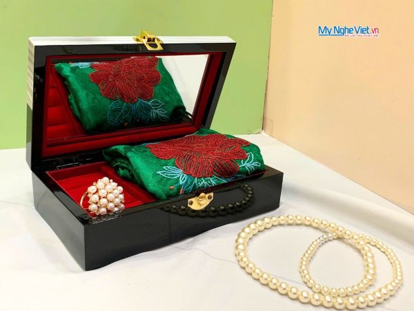 Quà Tặng Hộp Sơn Mài Đồng Quê & Khăn Lụa Thêu Hoa