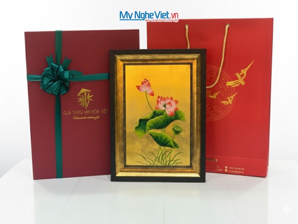 Tranh Sơn Mài Hoa Sen Vàng Đắp Nổi Và Hộp Quà Tặng Cao Cấp