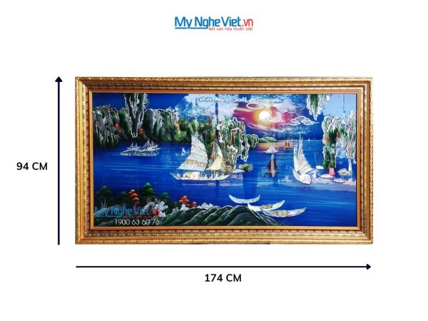 Tranh sơn mài Thuận Buồm Xuôi Gió cẩn ốc khung vàng