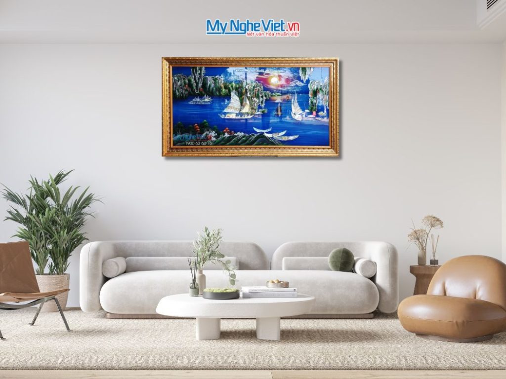 Tranh sơn mài Thuận Buồm Xuôi Gió cẩn ốc khung vàng