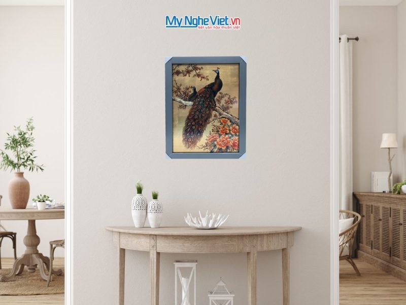 Tranh sơn mài dát bạc vẽ chim công