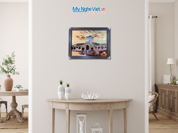 Tranh sơn mài dát vàng vẽ chợ Bến Thành