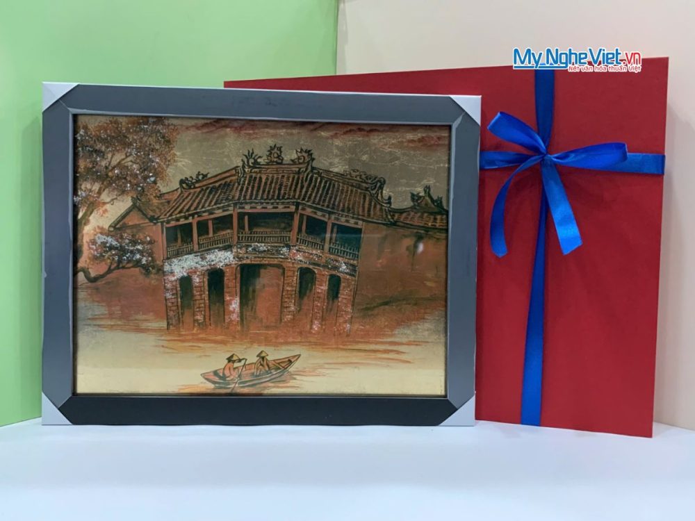 Tranh sơn mài dát vàng vẽ Chùa Cầu