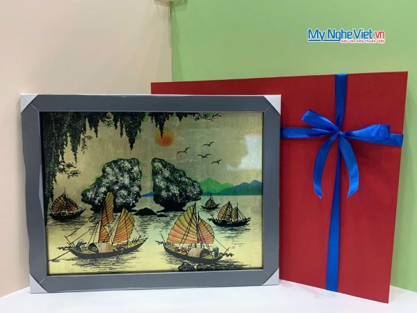 Tranh sơn mài dát bạc vẽ Vịnh Hạ Long