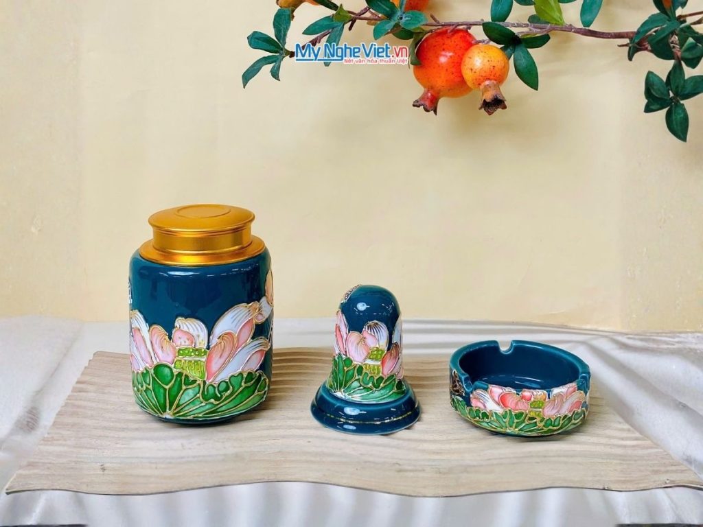 Bộ Bình Trà Queen Ngọc Lục Liên Hồng Vẽ Vàng Kim Đắp Nổi