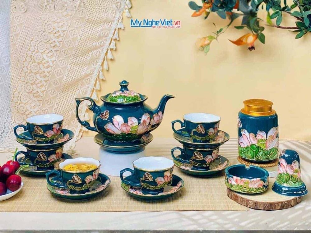 Bộ Bình Trà Queen Ngọc Lục Liên Hồng Vẽ Vàng Kim Đắp Nổi