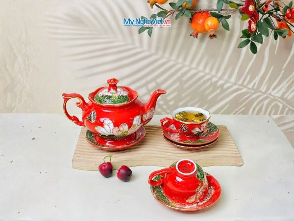 Bộ Bình Trà Queen Mùa Đỏ Vẽ Vàng Kim Họa Tiết Hoa Đắp Nổi